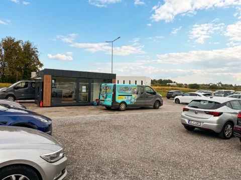L1 Parking – parking przy lotnisku Kraków Balice, zdjęcie 3