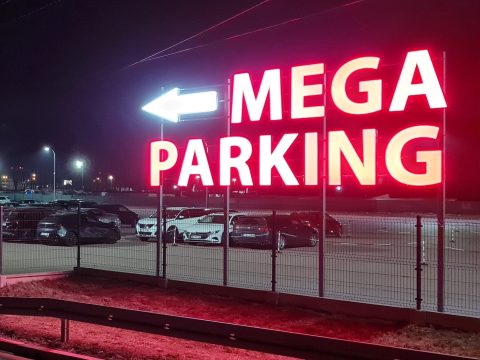 MEGA Parking – parking przy lotnisku Katowice Pyrzowice, zdjęcie 2