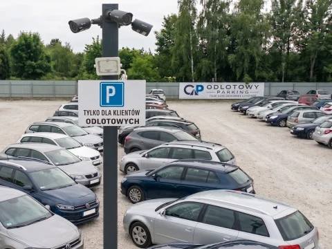Odlotowy Parking Mado – parking przy lotnisku Łódź, zdjęcie 2
