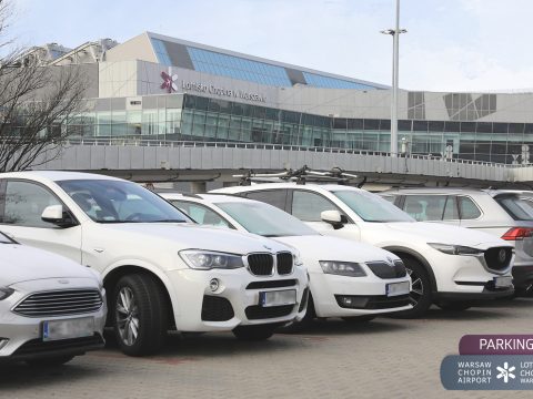 Oficjalny parking Lotnisko Chopina: P4 – parking przy lotnisku Warszawa Chopin, zdjęcie 2