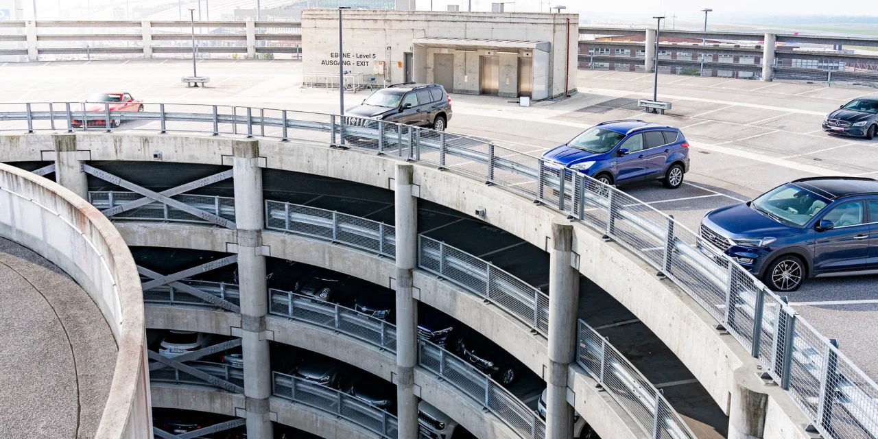 P1 Holiday – oficjalny parking lotniskowy – parking przy lotnisku Hamburg