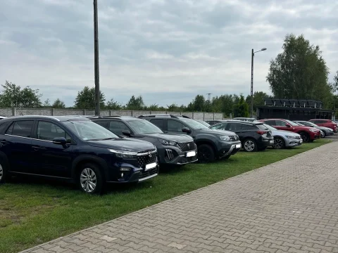 Parking Beta – parking przy lotnisku Katowice Pyrzowice, zdjęcie 3