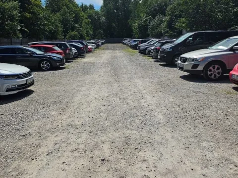 Parking Pienista 32 – parking przy lotnisku Łódź, zdjęcie 4