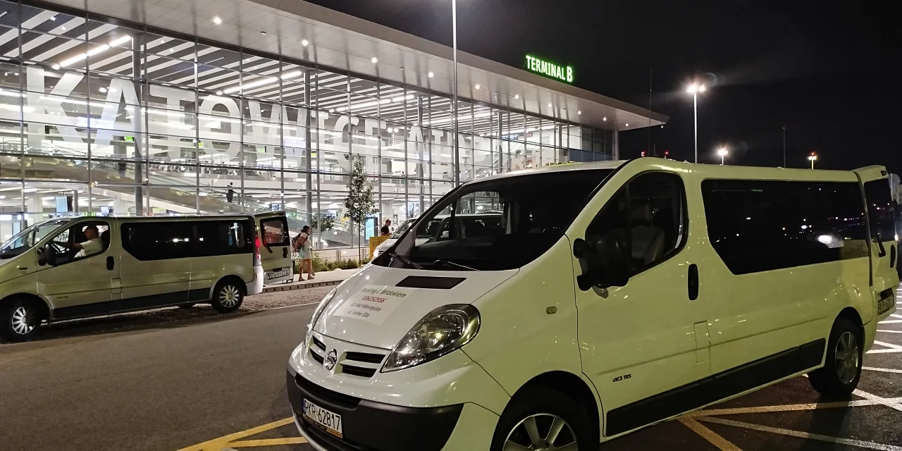 Parking z widokiem – parking przy lotnisku Katowice Pyrzowice