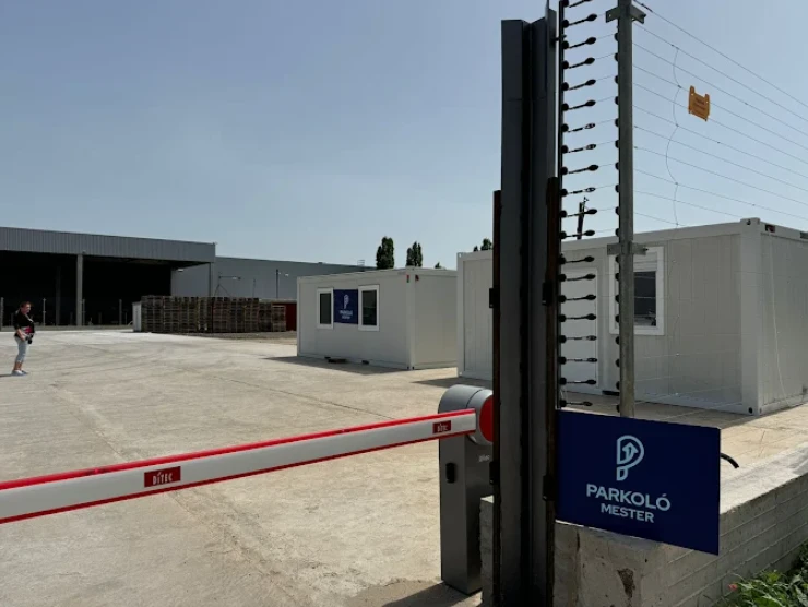 Parkolómester Reptéri Parkoló – parking przy lotnisku Budapeszt