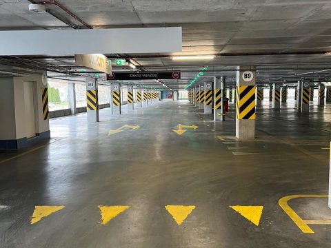 Prking P2 - Okęcie Północ Wielopoziomowy – parking przy lotnisku Warszawa Chopin, zdjęcie 2