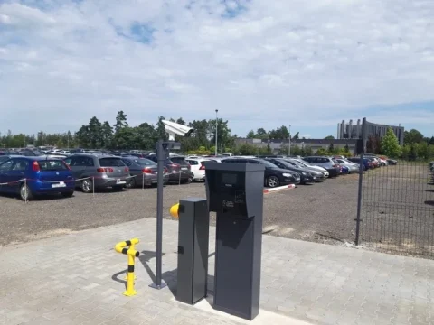 Równoległy 3 – parking przy lotnisku Katowice Pyrzowice, zdjęcie 3
