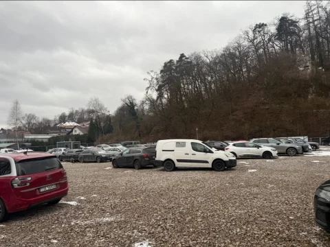 Victory Cars P2 – parking przy lotnisku Kraków Balice, zdjęcie 4
