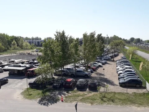 VIP Parking - przy trasie S2 – parking przy lotnisku Warszawa Chopin, zdjęcie 4